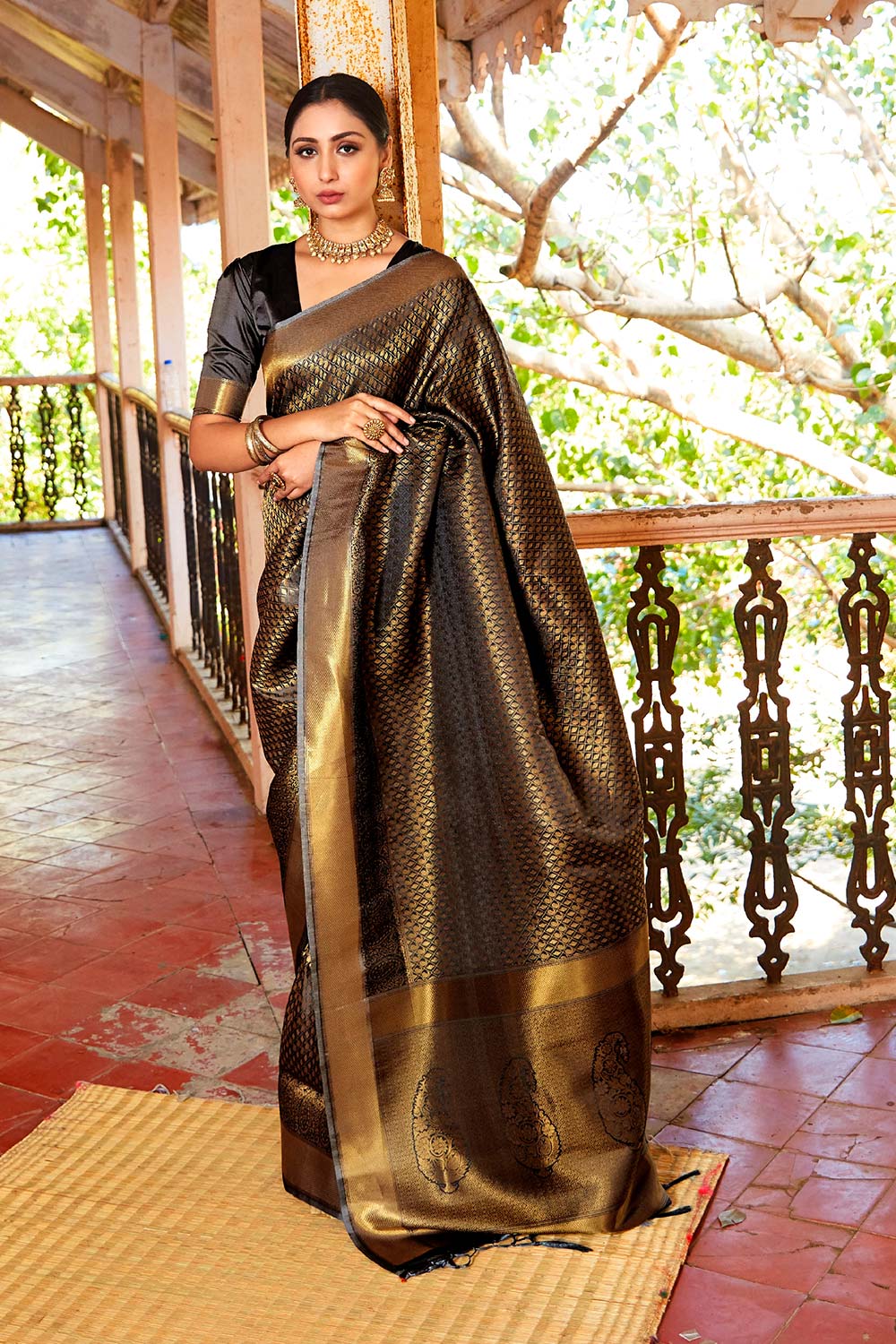 Kandini Silk Gold Woven Handloom Saree