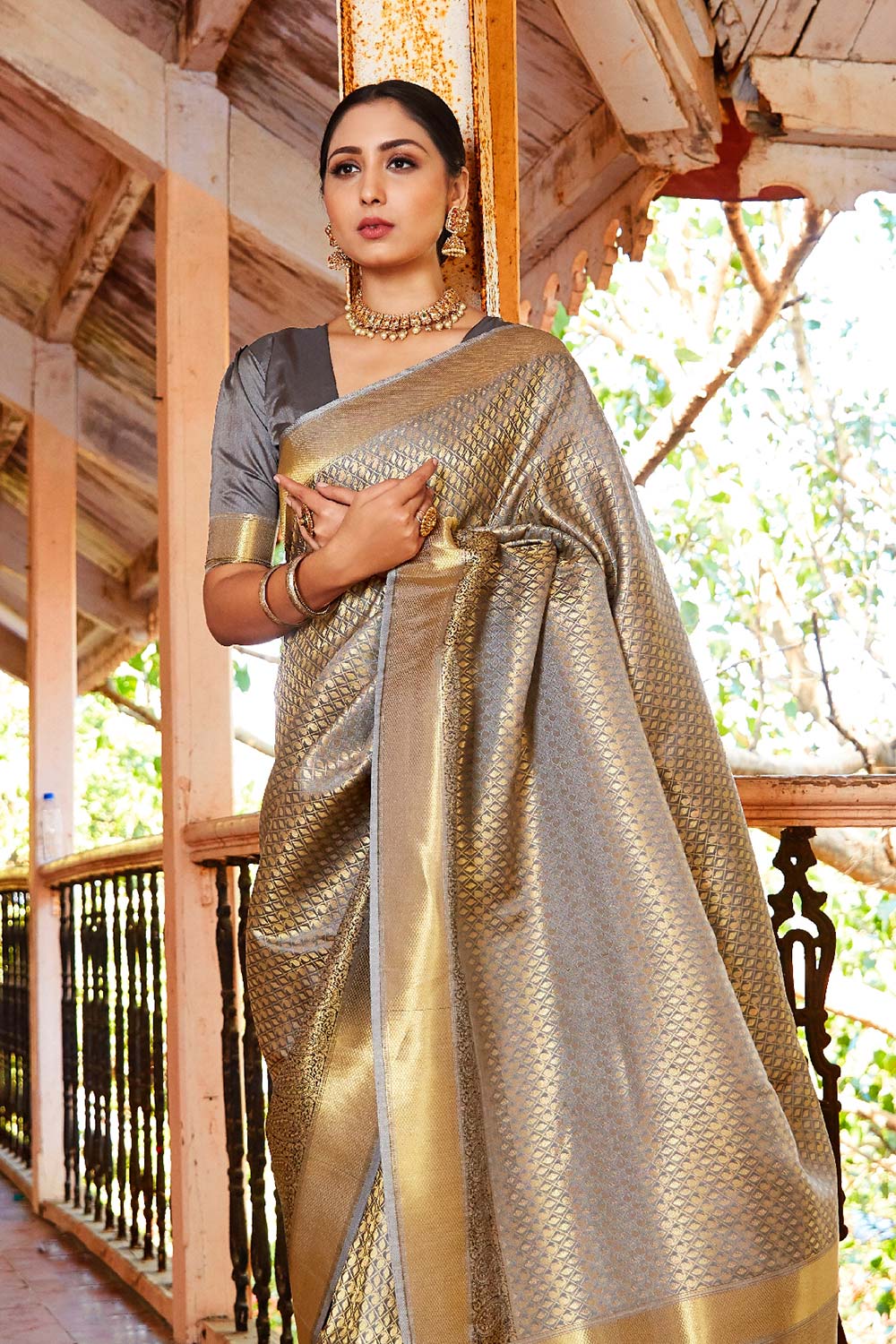 Kandini Silk Gold Woven Handloom Saree