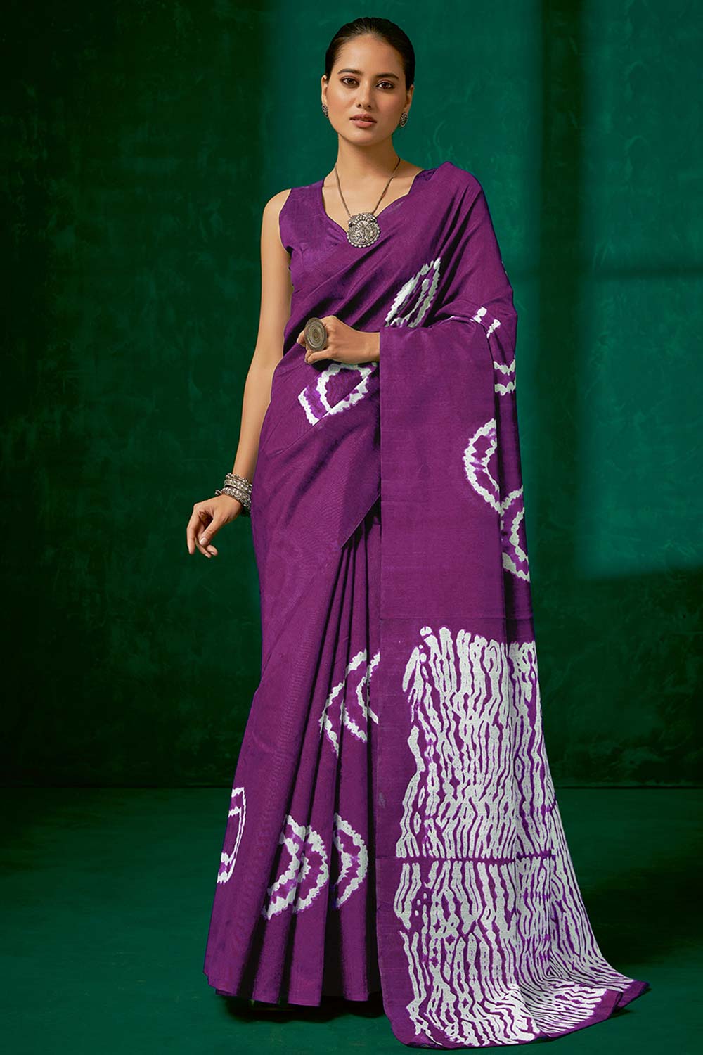 Wilda Magenta Bhagalpuri Printed Saree