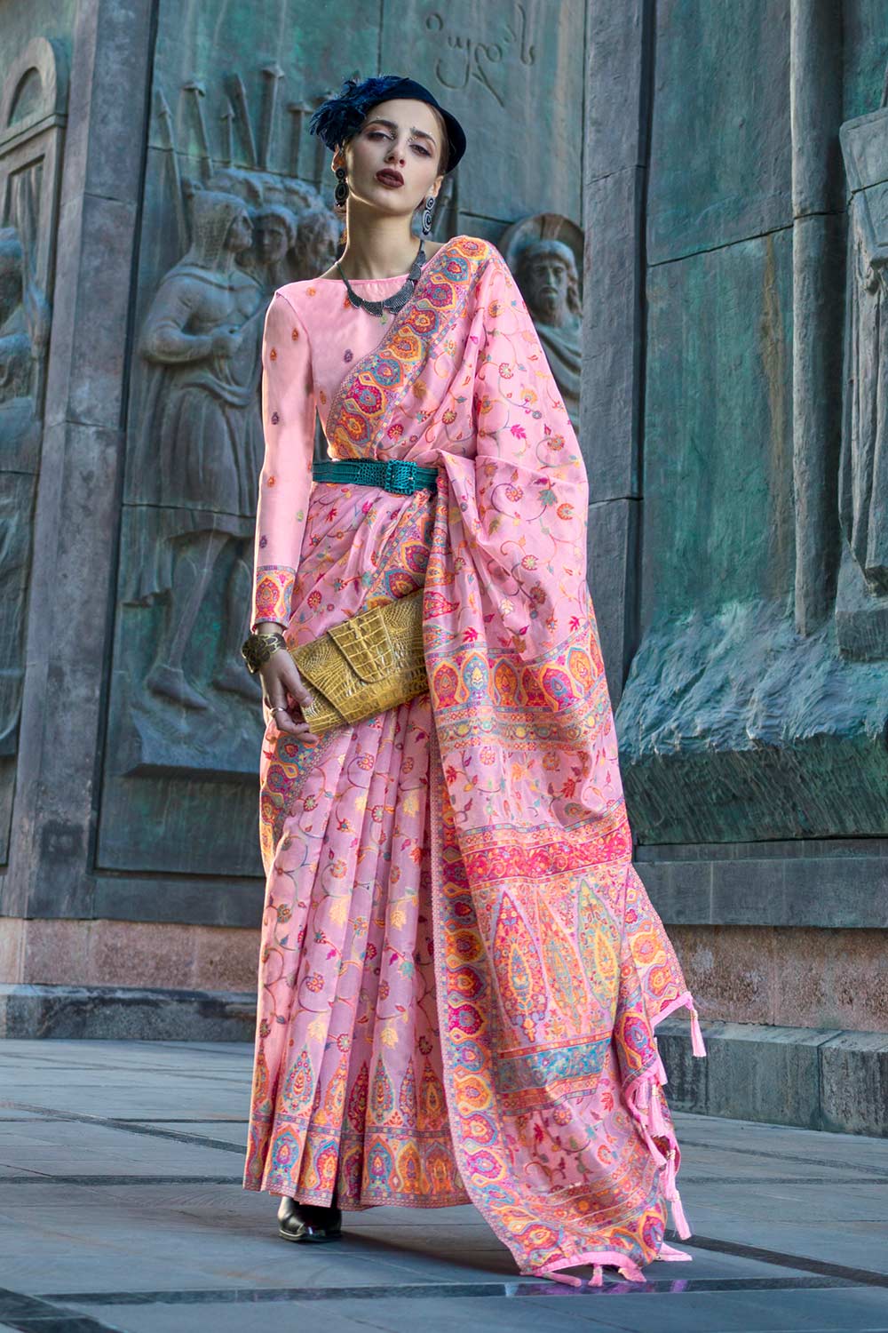 Kashneer Silk Pink Woven Handloom Saree