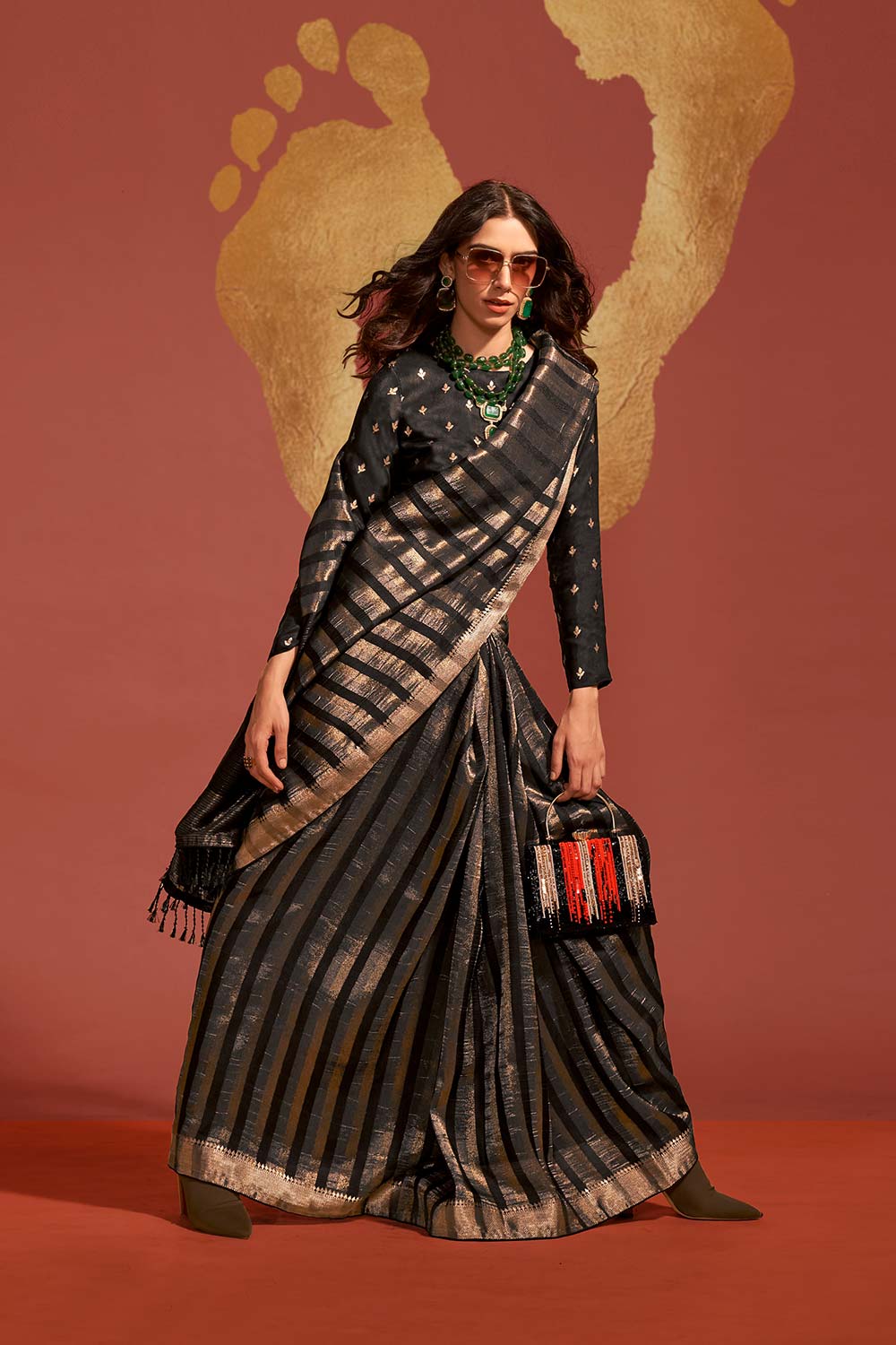 Ksatsuma Black Viscose Woven Saree