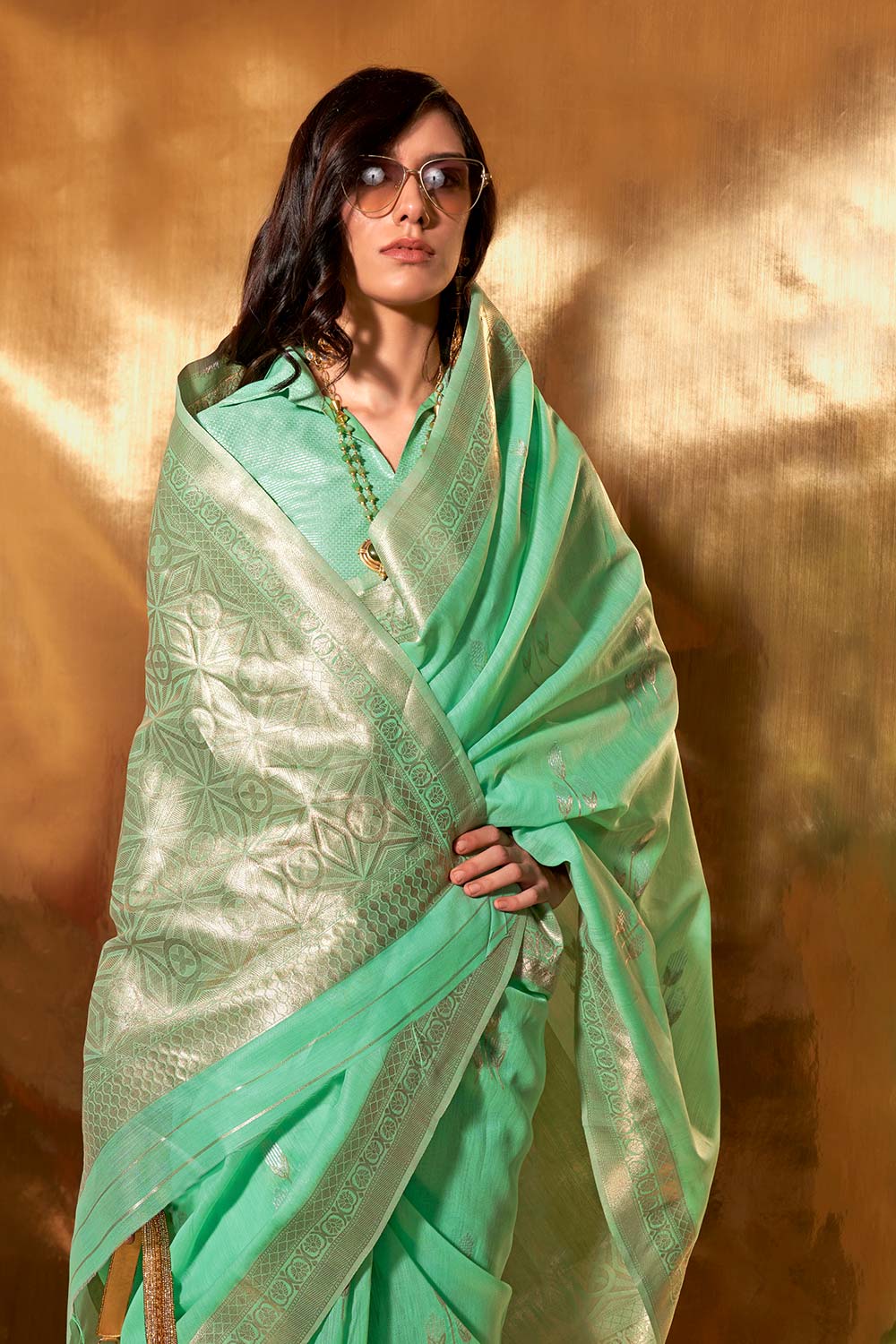 Kelly Linen Green Woven Saree