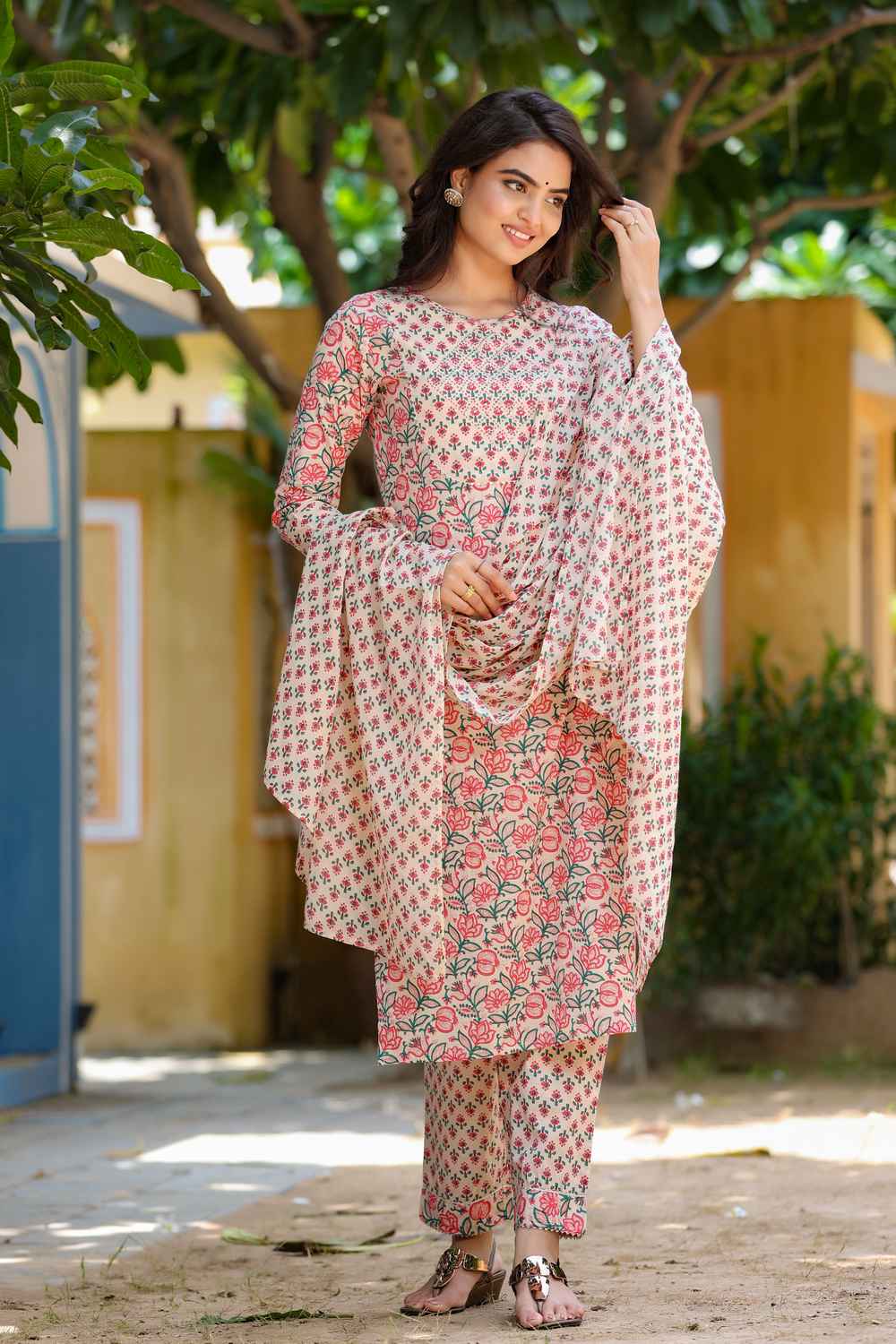 Pink Floral Print Mirror Workÿ Pure Cotton Kurta Set