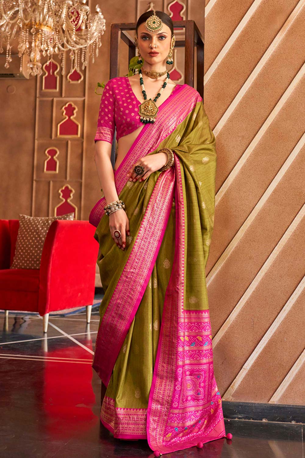 Pear Patola Silk Contemporary Saree With Unstitched Blouse