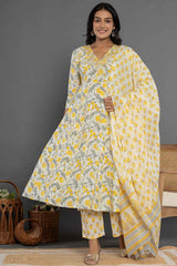 Yellow Ethnic Motifs Beads and Stones Embossed Pure Cotton Kurta Set