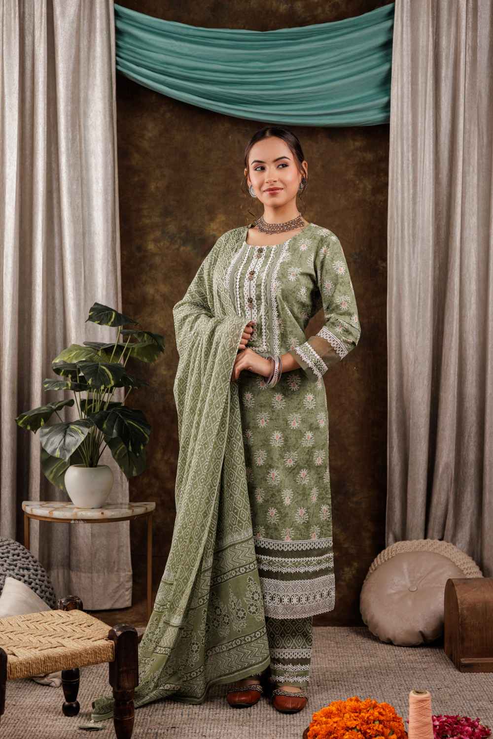 Green Ethnic Motifs Lace Work Pure Cotton Kurta Set