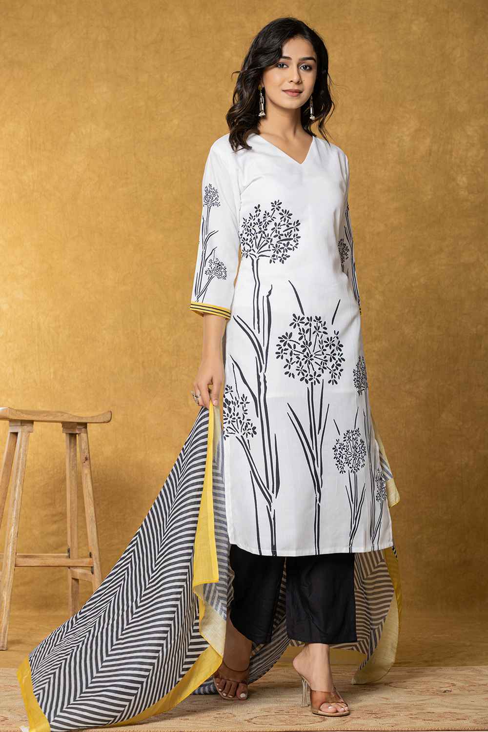 White Ethnic Motifs Linen Kurti Set