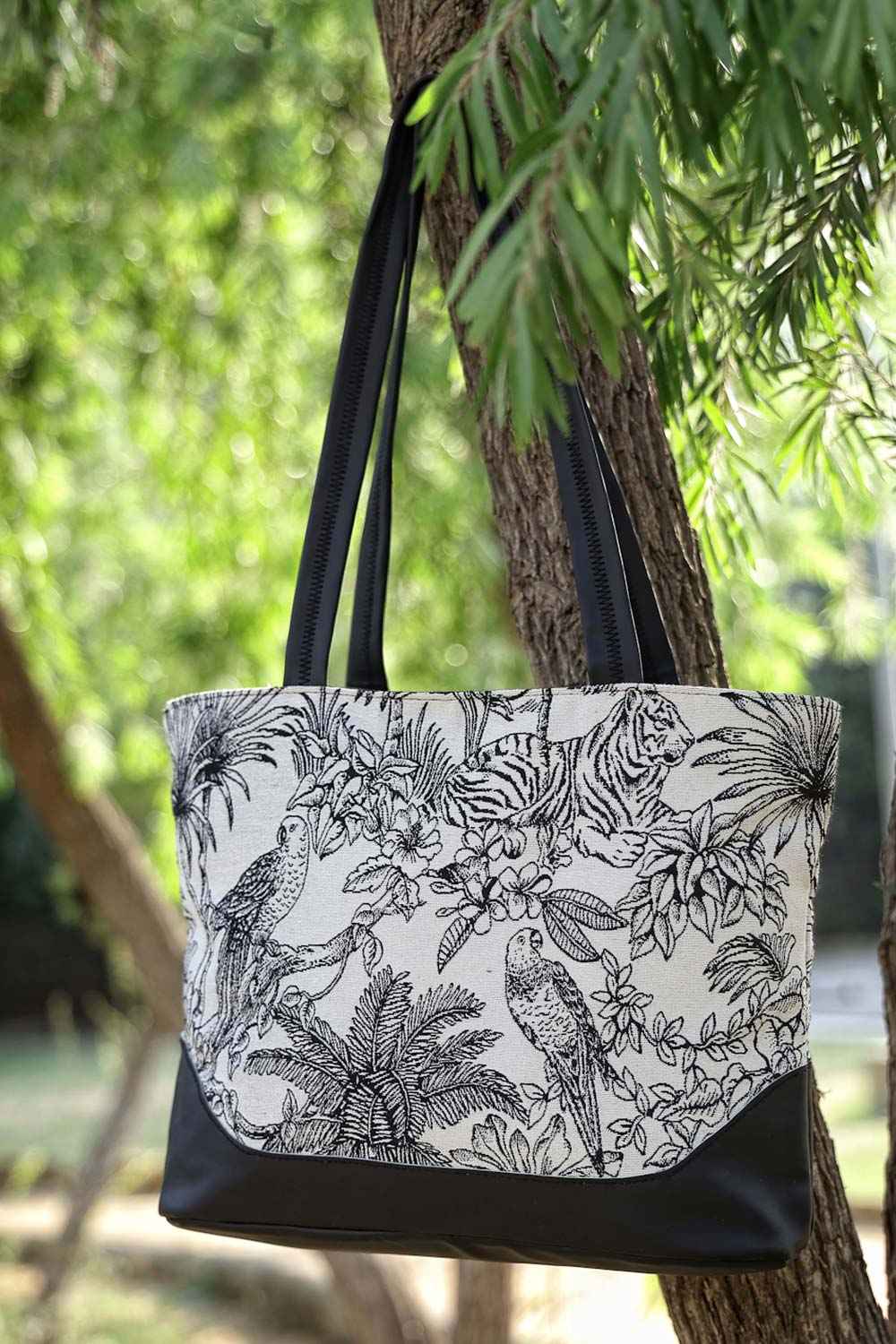 Animal Black And White Toile Cotton Jacquard Shoulder Bag