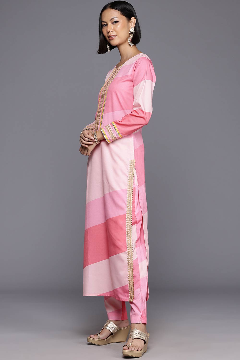 Pink Poly Crepe Printed Straight Round Neck Kurta Set