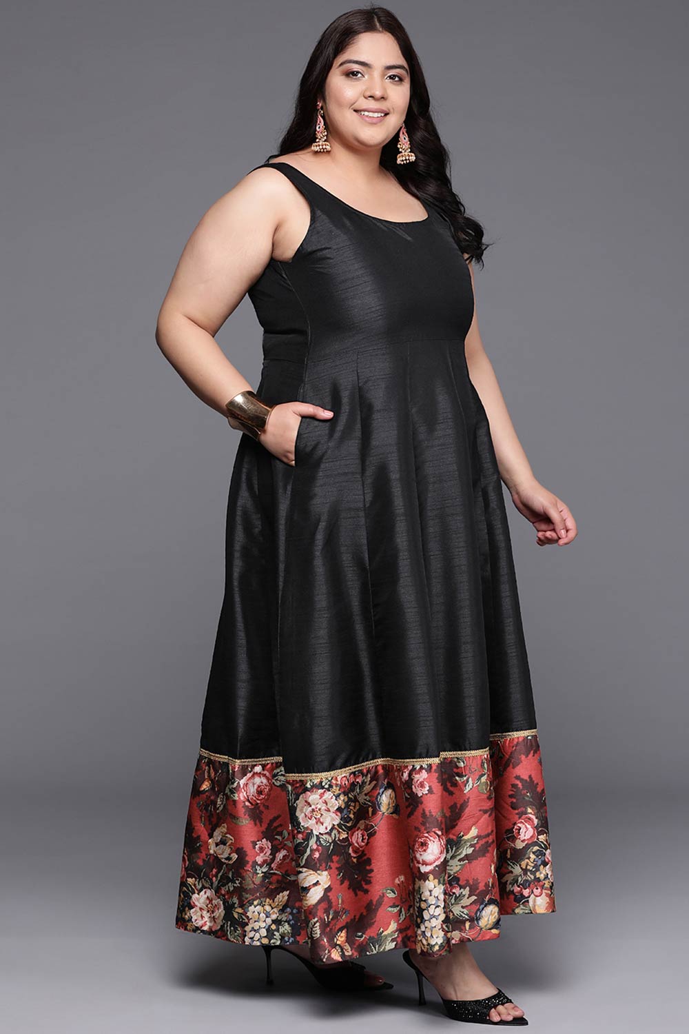 Black Poly Silk Printed Straight Round Neck Dresses