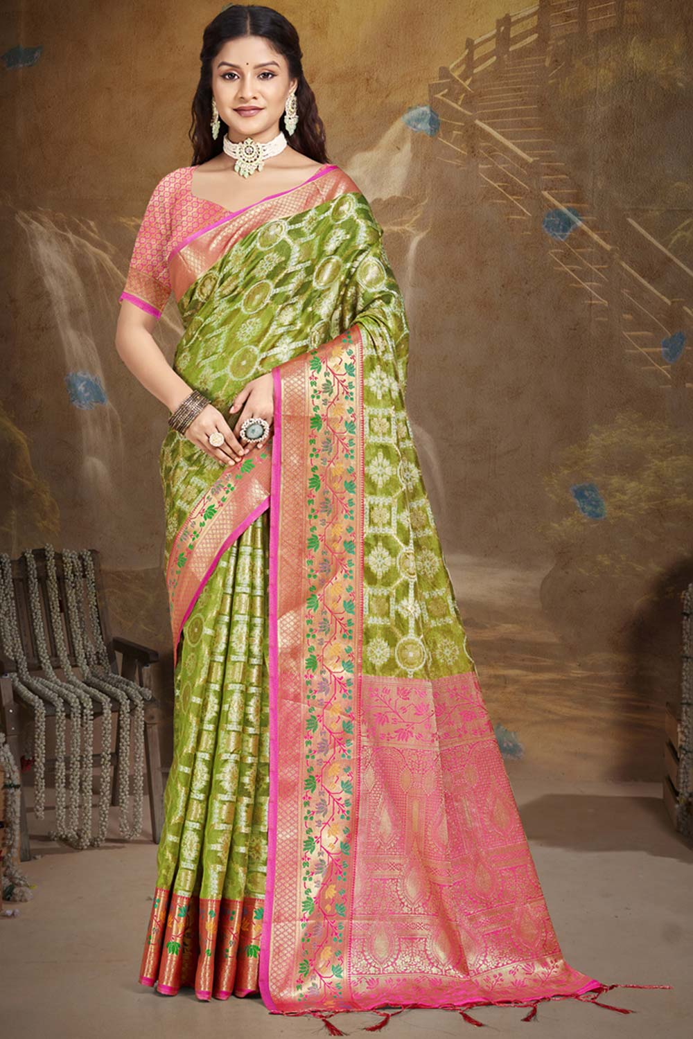 Mahendi Silk Weaving Designer Saree