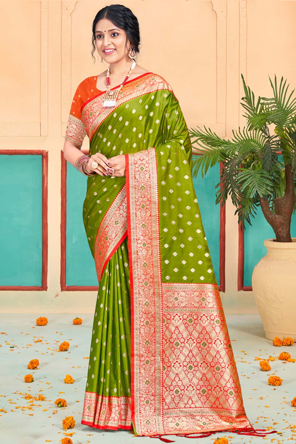 Mahendi Silk Weaving Designer Saree