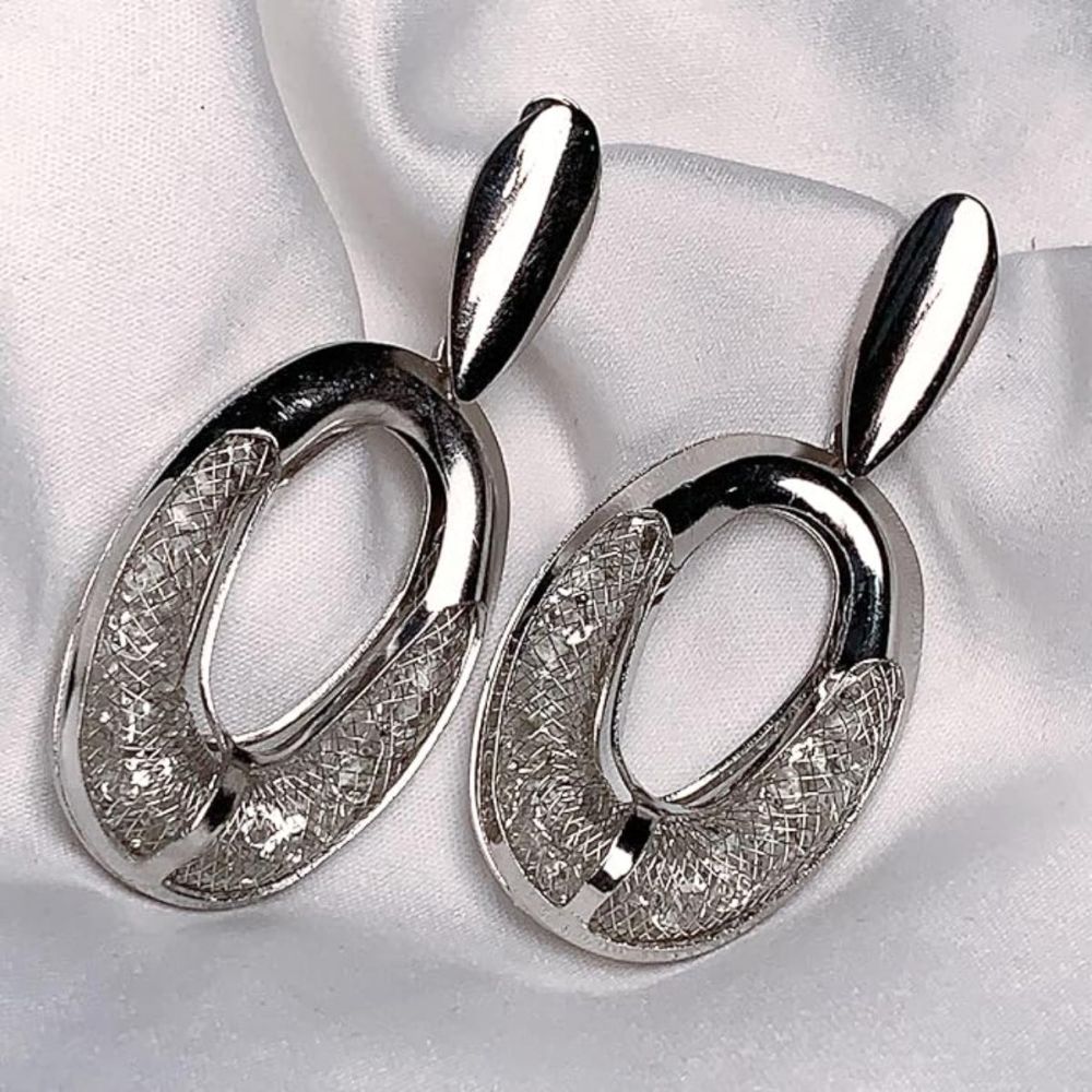 Latest Fashion Stylish Silver Plated Lightweight Classic Chunky Hoops Earrings For Womens