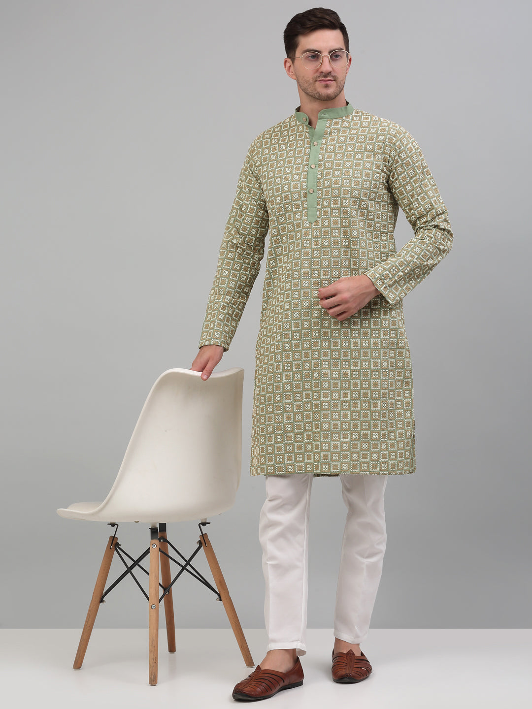 Men's Green Embroidered Kurta With Pajama