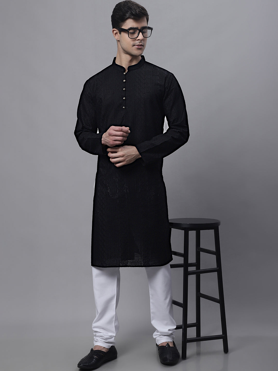 Men's Black Embroidered Kurta