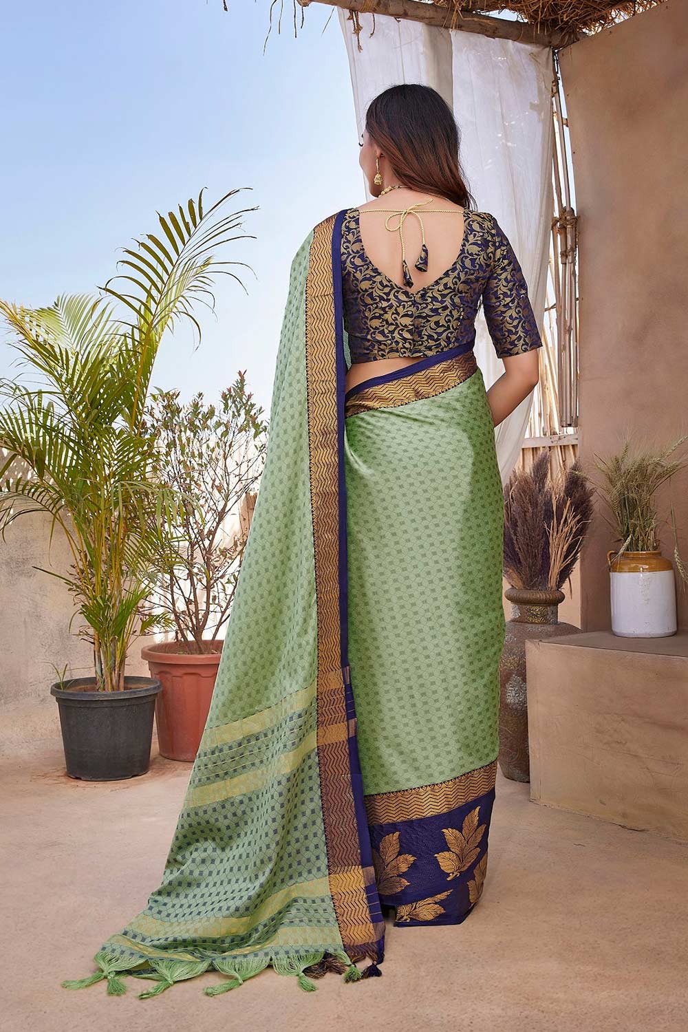 Green Silk Blend Woven Saree