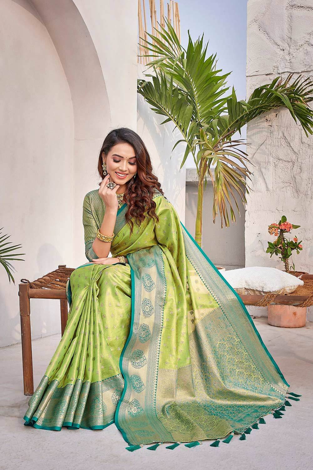 Green Silk Blend Woven Saree