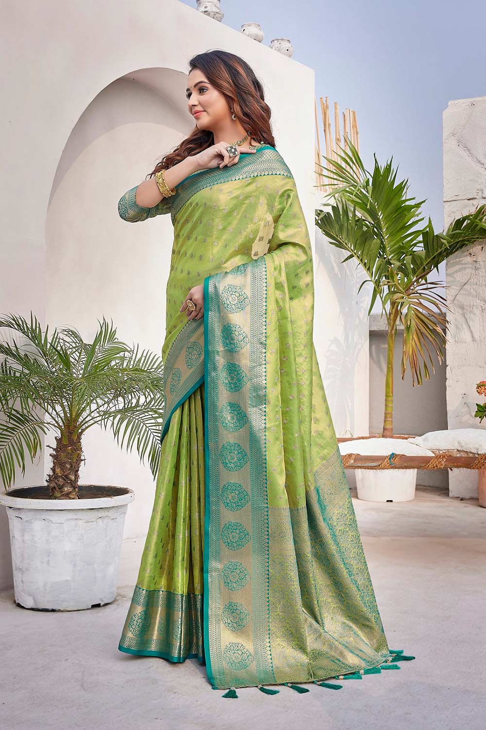 Green Silk Blend Woven Saree