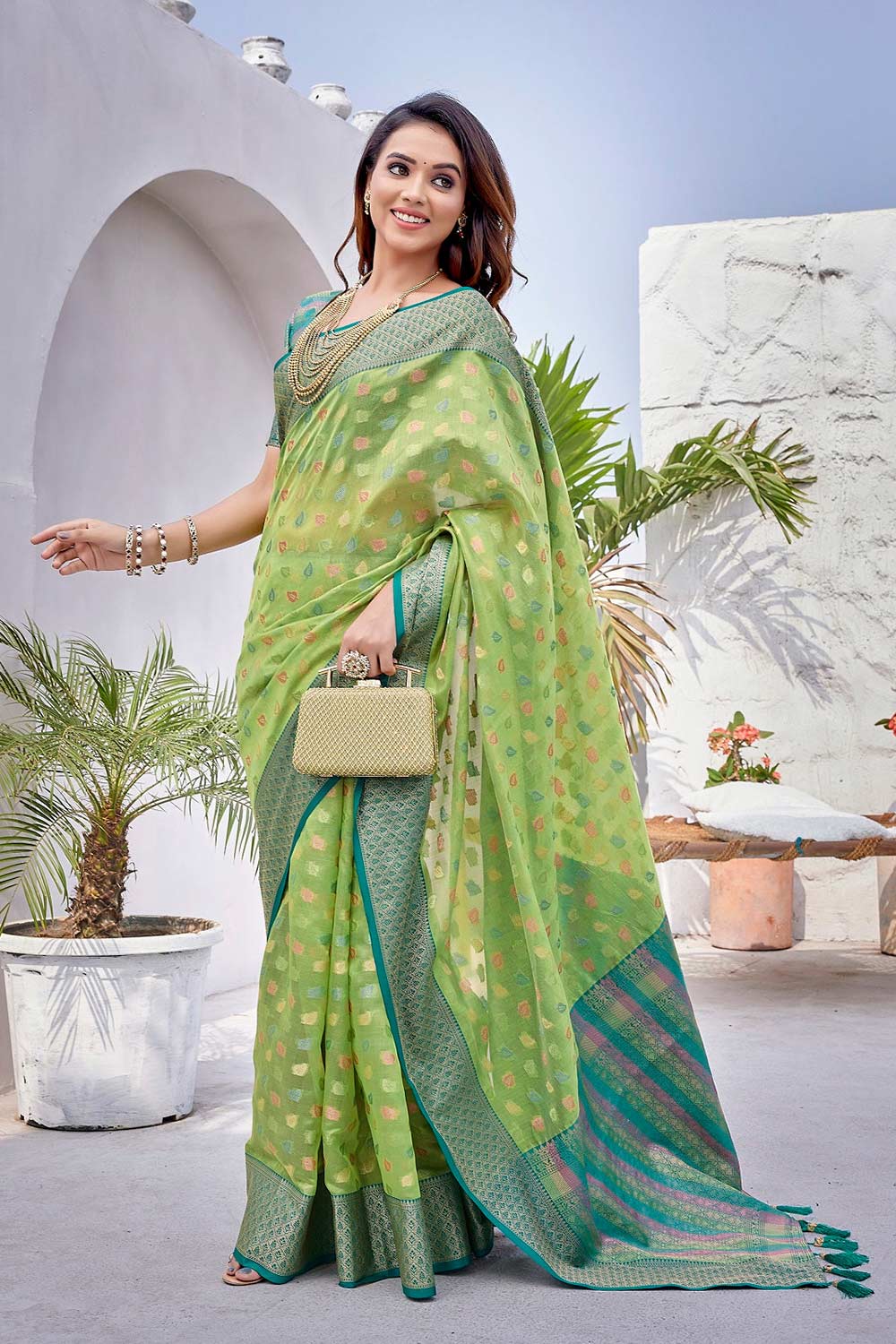 Green Silk Blend Woven Saree