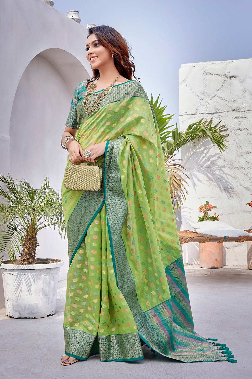 Green Silk Blend Woven Saree