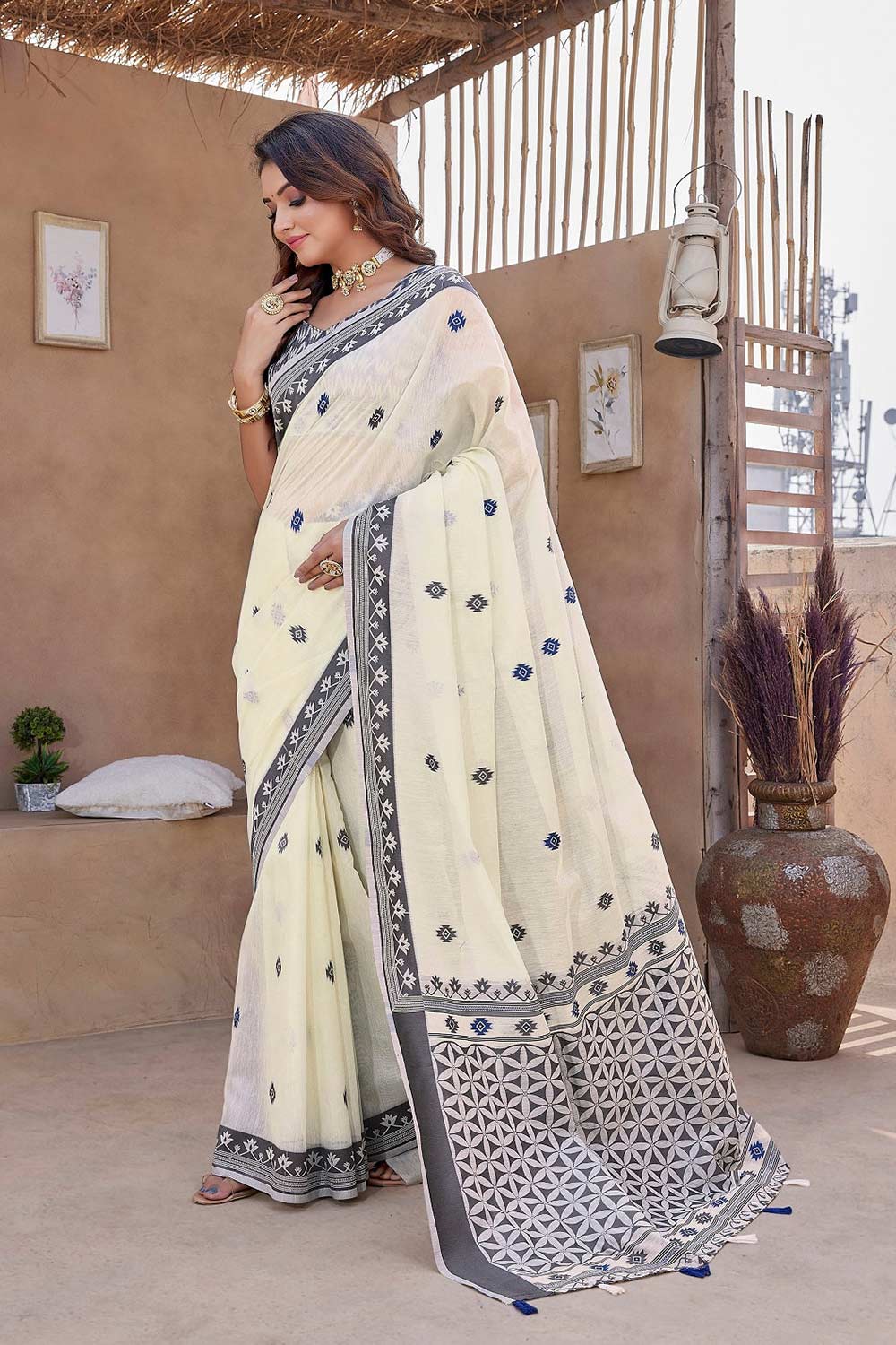 Off-White Silk Blend printed Saree