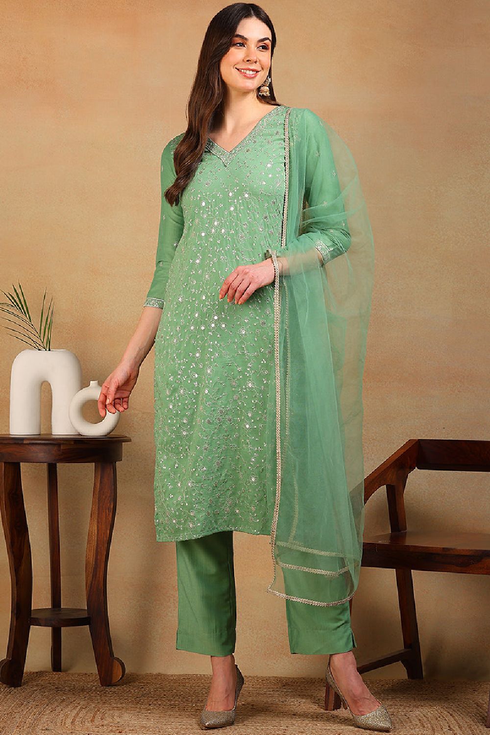 Green Silk Blend Solid Embroidered Straight Suit Set