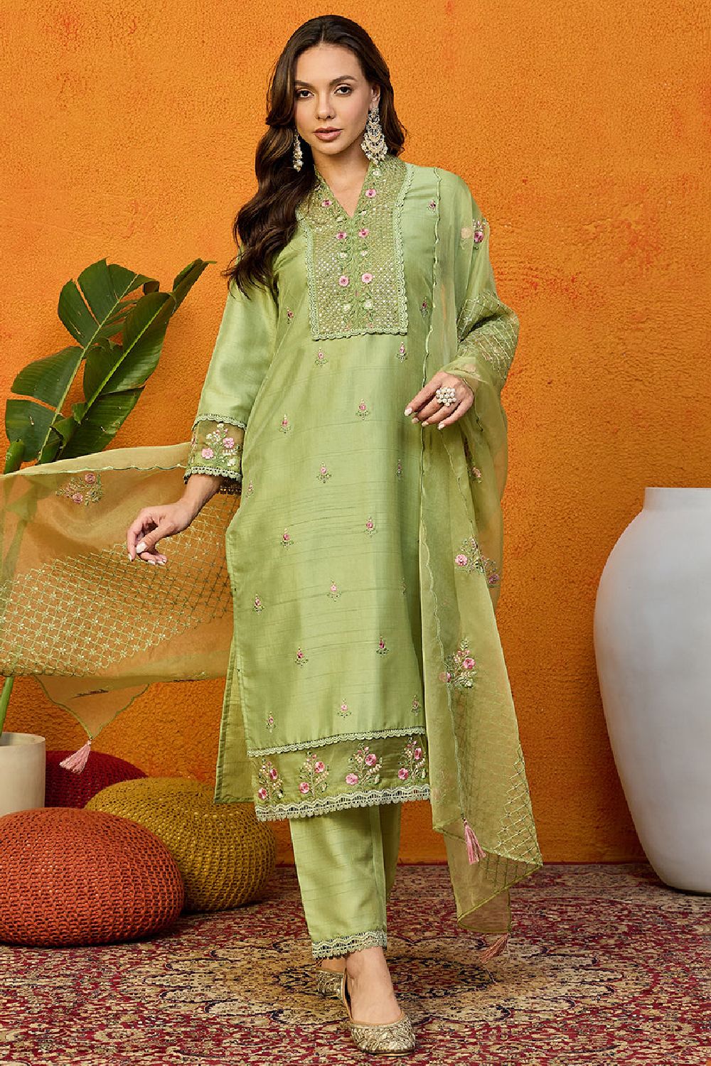 Green Silk Blend Solid Embroidered Straight Suit Set