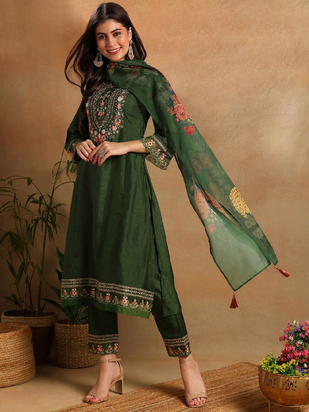 Green Silk Blend Solid Embroidered Straight Kurta Trousers With Dupatta