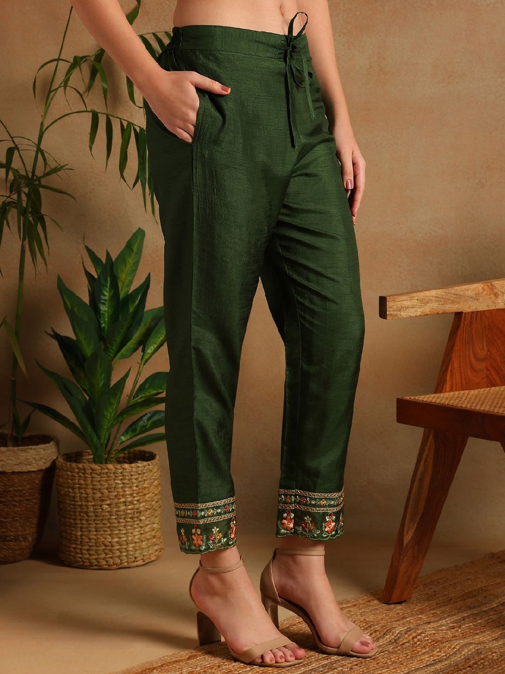 Green Silk Blend Solid Embroidered Straight Kurta Trousers With Dupatta