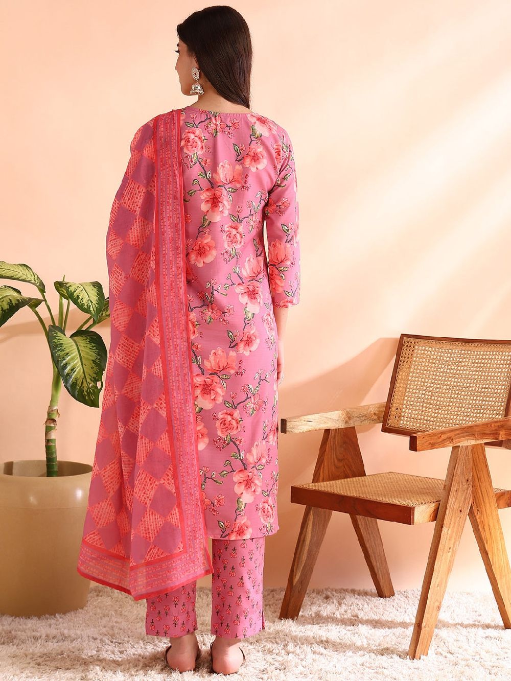 Pink Poly Rayon Floral Printed Straight Kurti Pants With Dupatta