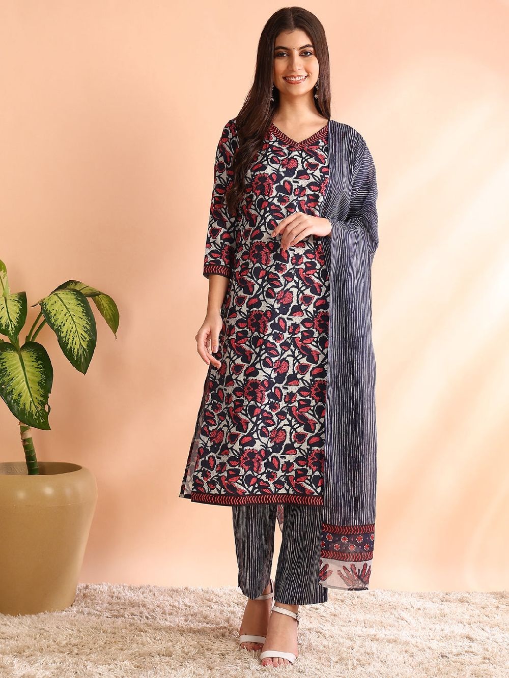 Grey Rayon Blend Floral Printed Straight Kurta Trouser With Dupatta