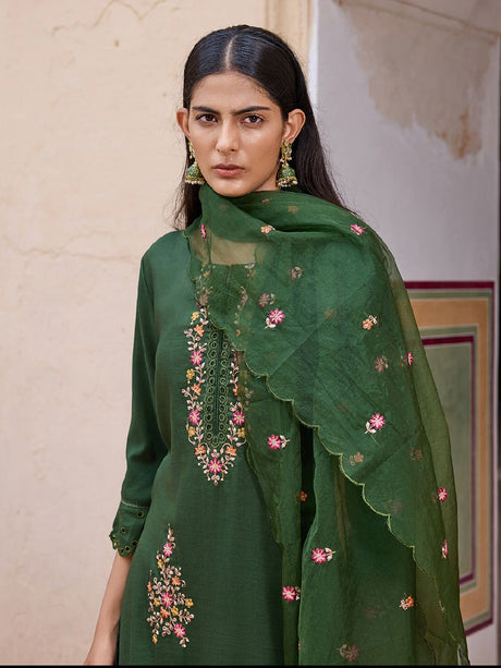 Green Silk Blend Solid Embroidered Straight Kurta Trouser With Dupatta