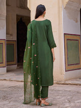 Green Silk Blend Solid Embroidered Straight Kurta Trouser With Dupatta