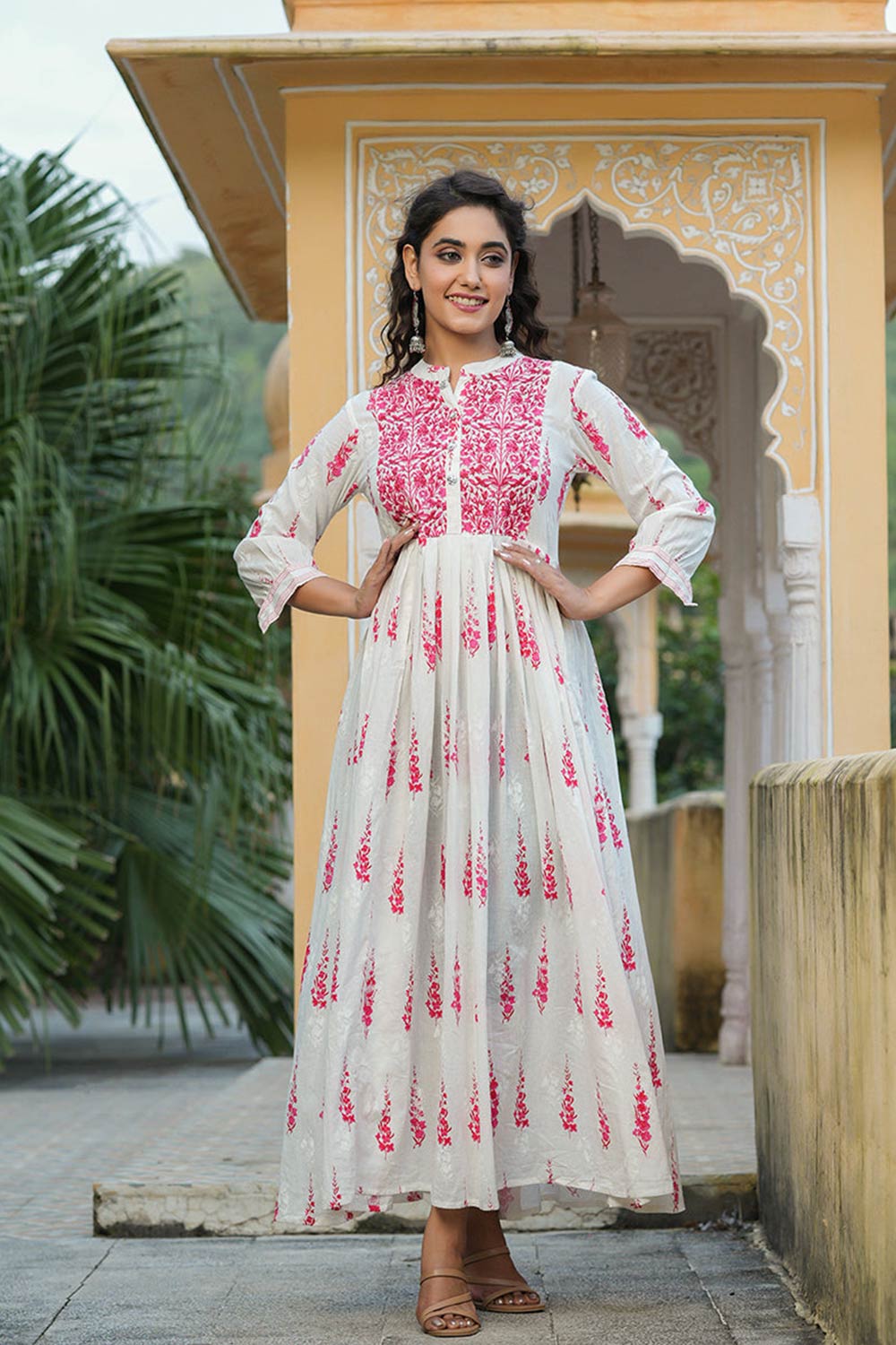 White Cotton Bandhani Mandarin Collar Anarkali Kurti Set