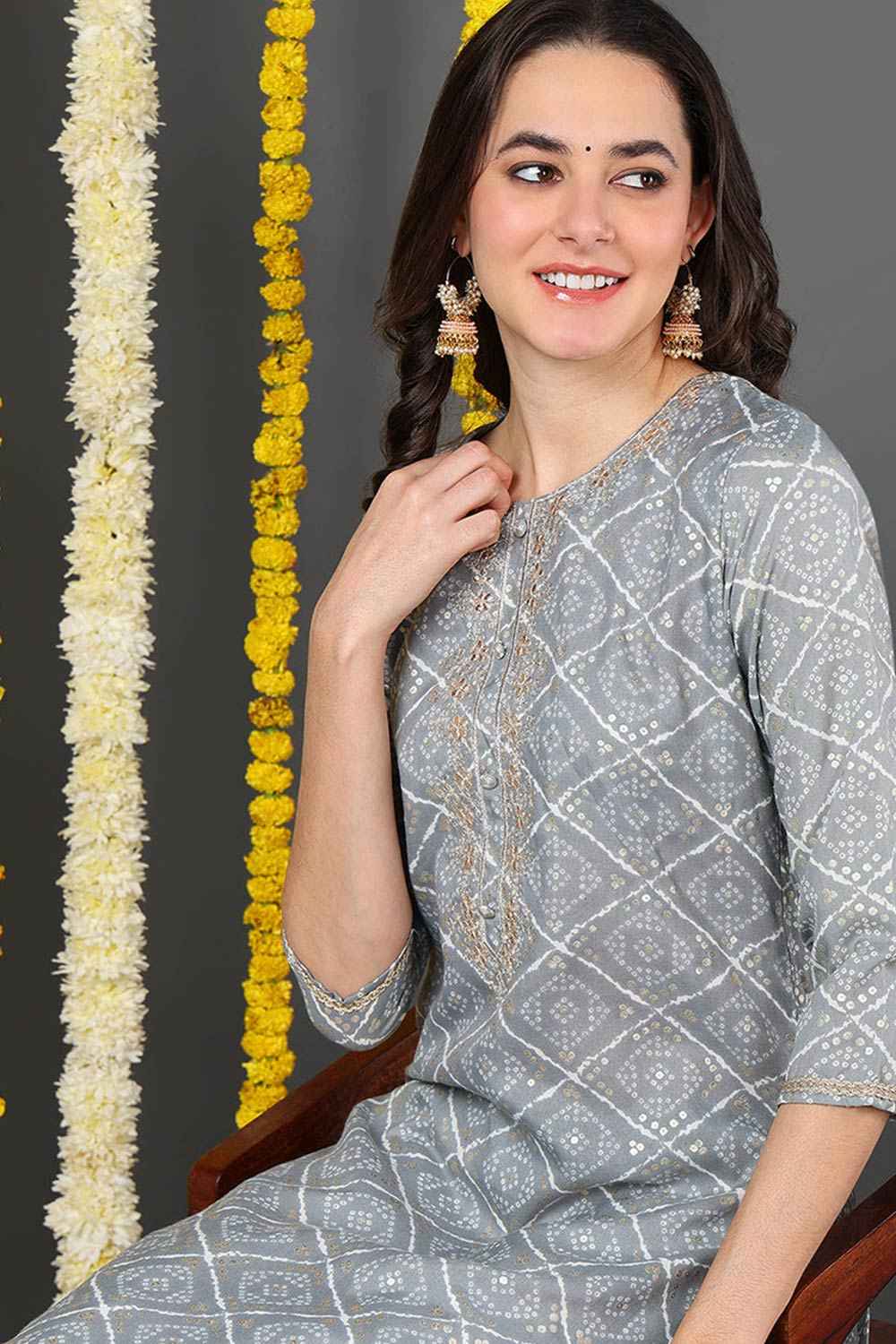 Grey Cotton Blend Floral Print Round Neck KurtI Set