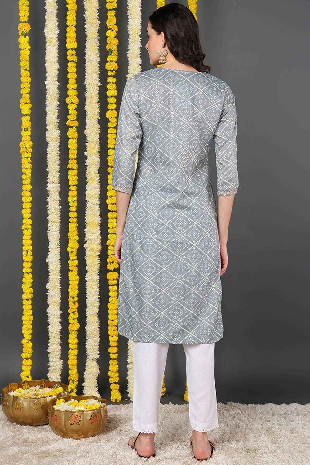 Grey Cotton Blend Floral Print Round Neck KurtI Set