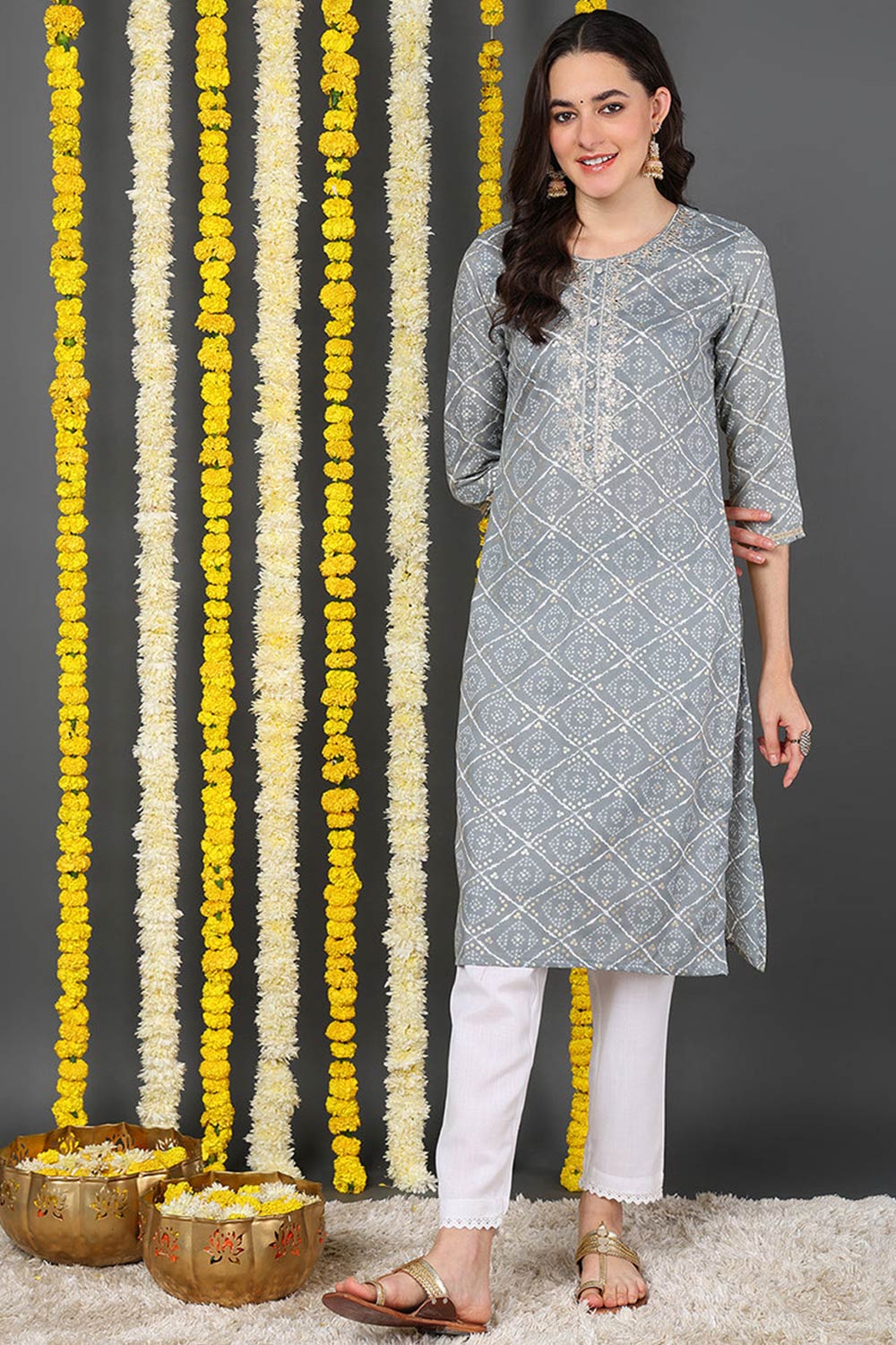 Grey Cotton Blend Floral Print Round Neck KurtI Set