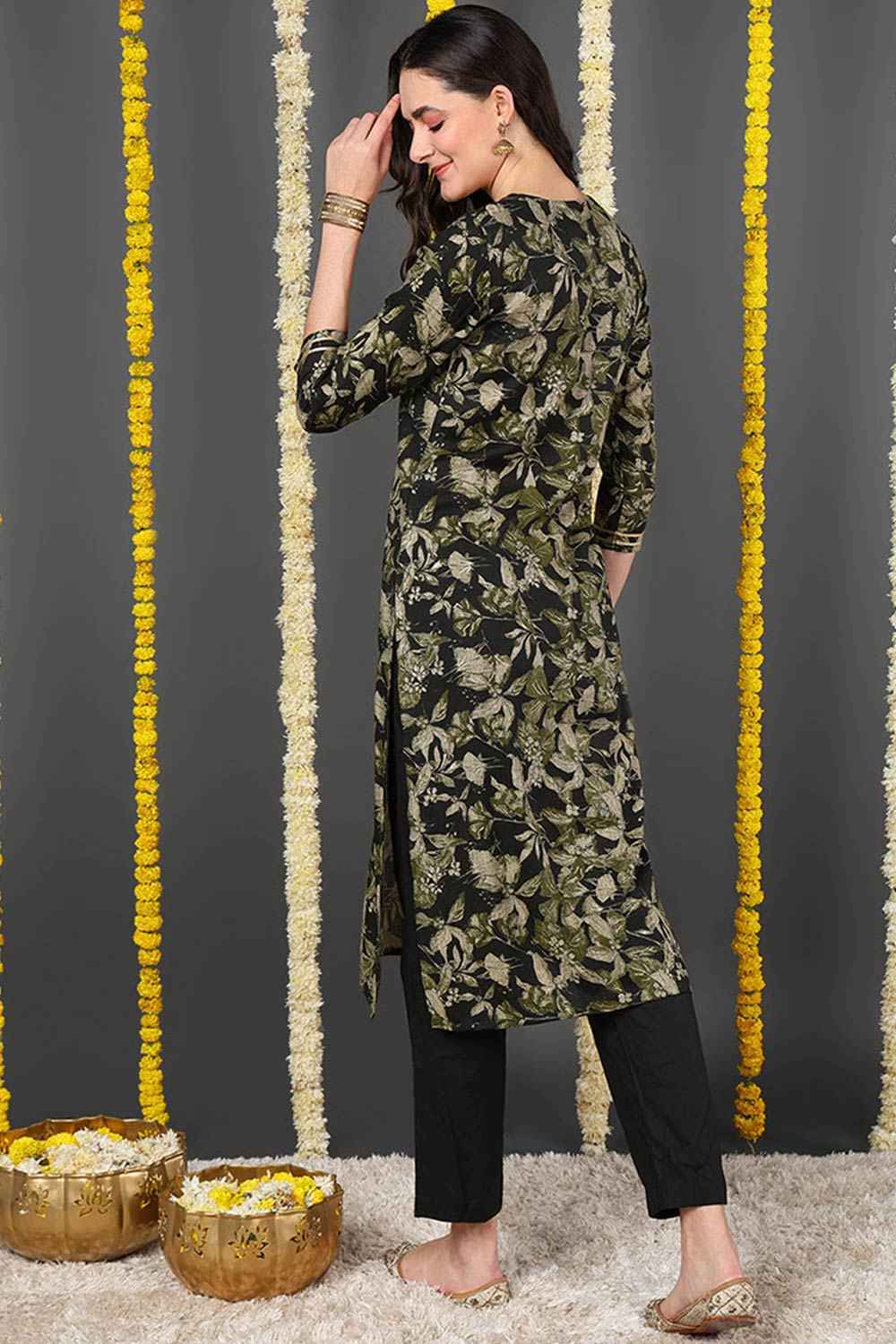 Green Silk Blend Floral Print Round Neck KurtI Set