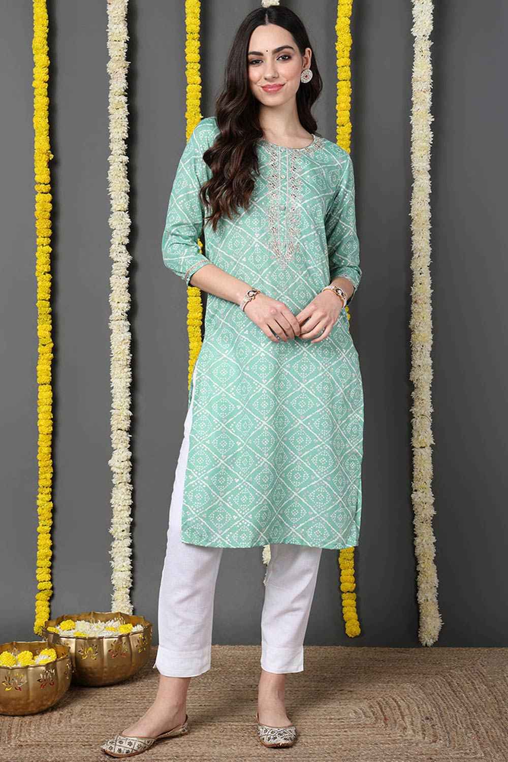 Green Cotton Blend Bandhani Round Neck KurtI Set