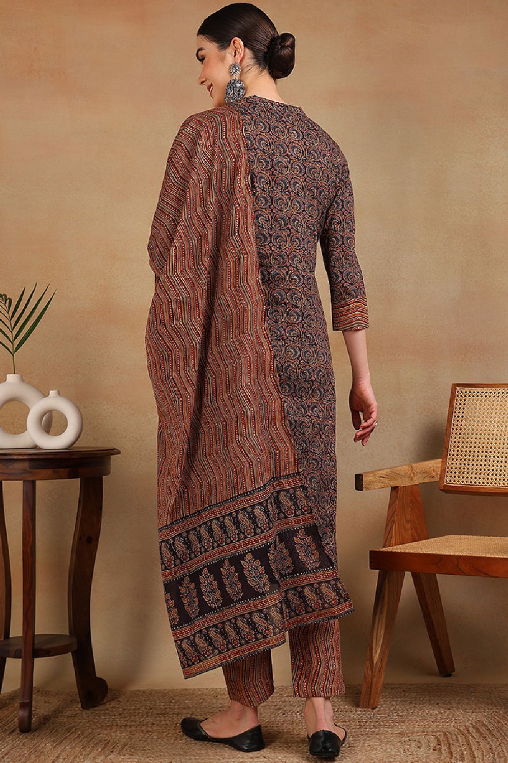 Navy Blue Rayon Blend Ethnic Motifs Printed Straight Suit Set