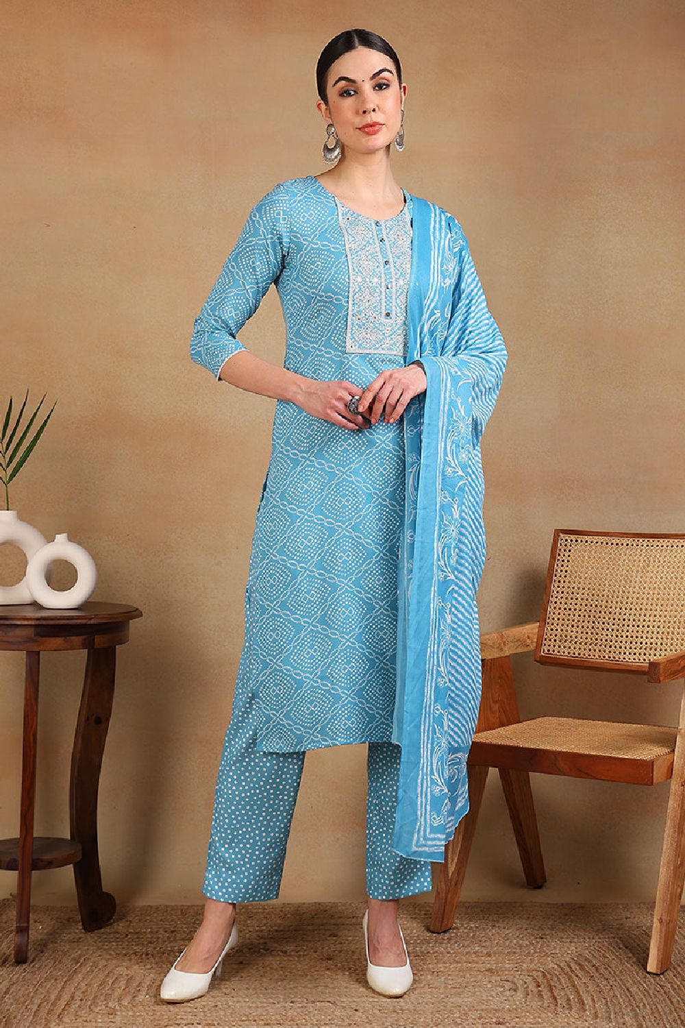 Blue Viscose Rayon Bandhani Embroidered Straight Suit Set