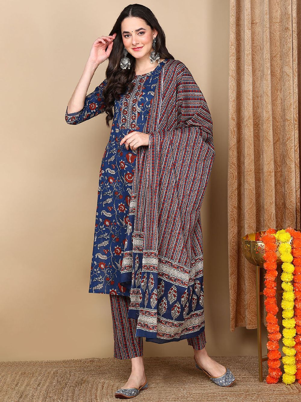 Blue Rayon Blend Floral Printed Straight Kurta Trousers With Dupatta