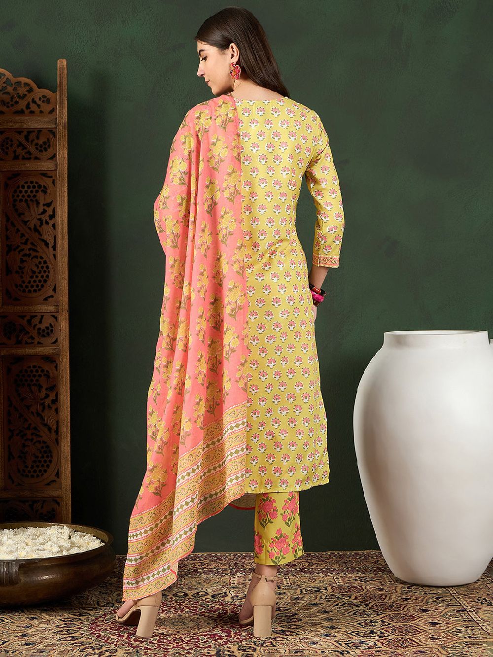 Yellow Rayon Blend Floral Printed Straight Kurti Pant With Dupatta