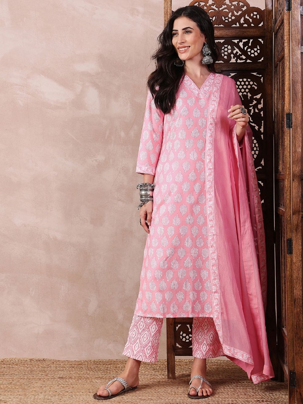 Pink Rayon Blend Floral Printed Straight Kurti Pant With Dupatta