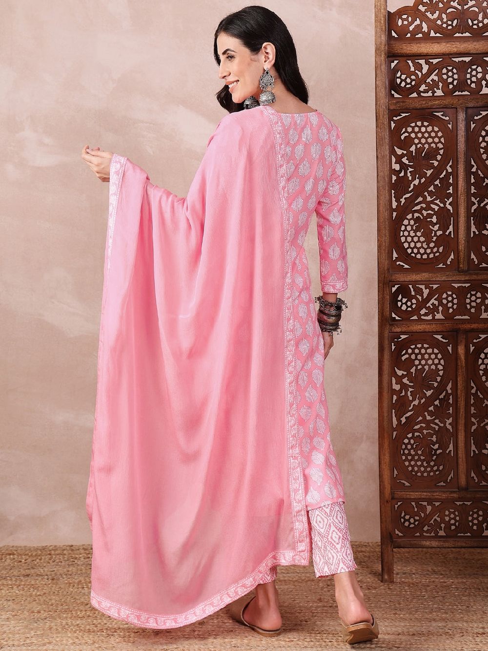 Pink Rayon Blend Floral Printed Straight Kurti Pant With Dupatta