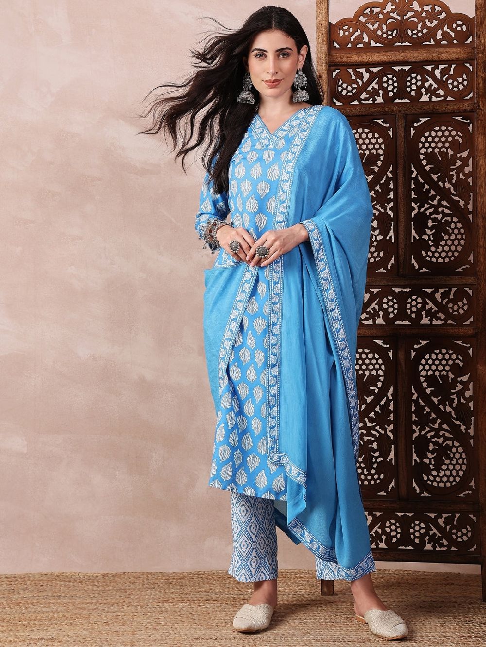 Blue Rayon Blend Floral Printed Straight Kurti Pant With Dupatta