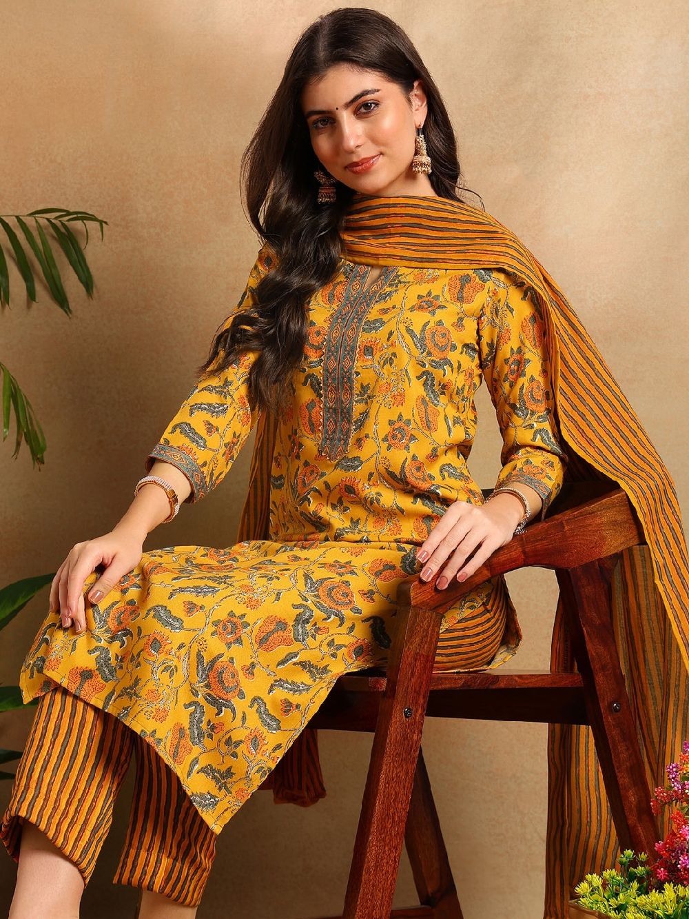 Yellow Rayon Blend Floral Printed Straight Kurti Pants With Dupatta