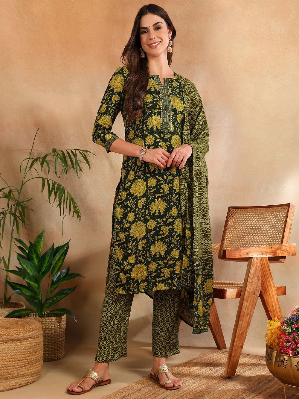 Green Rayon Blend Floral Printed Straight Kurti Pant With Dupatta