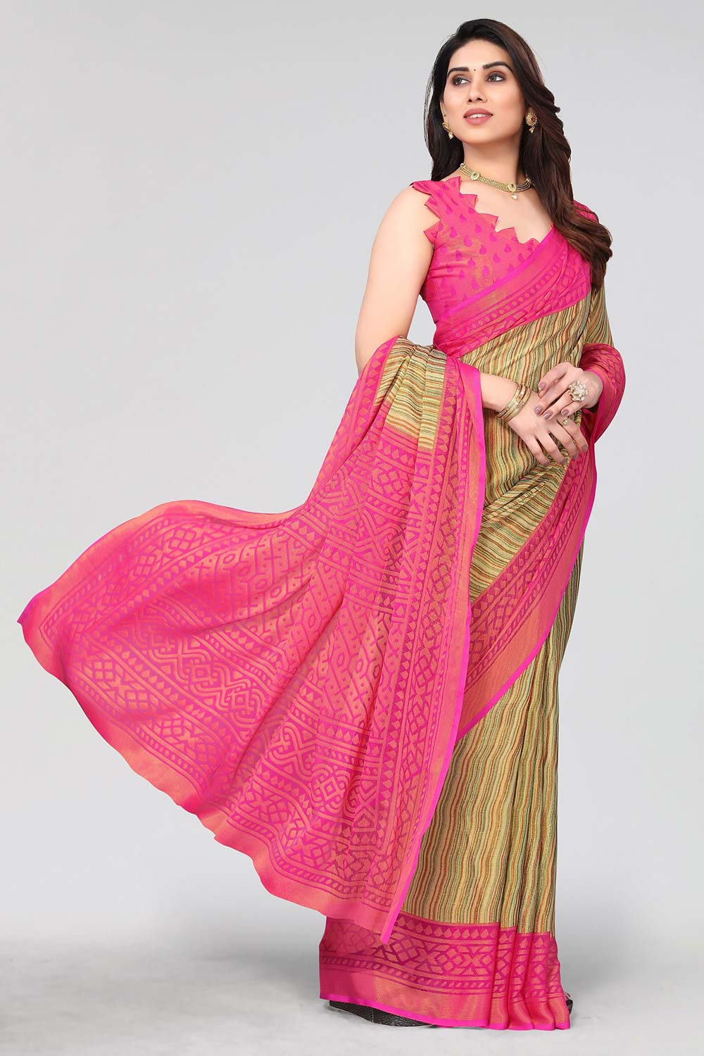 Pink Chiffon printed Saree