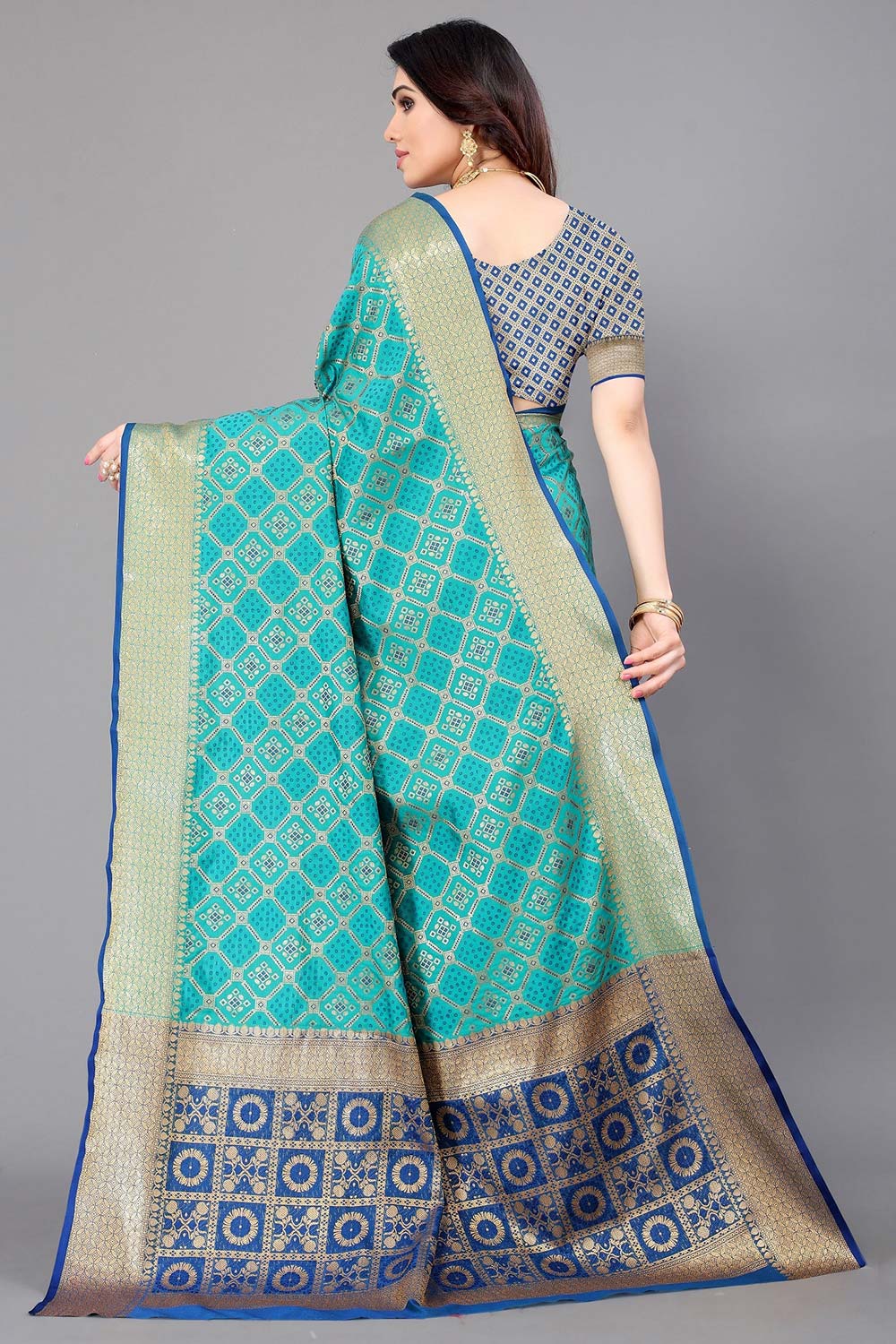 Green Silk Blend Woven Saree